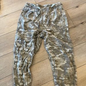 CAMO JOGGERS